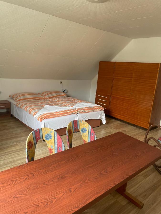 Penzion Fontána Hotel Náměšť nad Oslavou Exterior foto